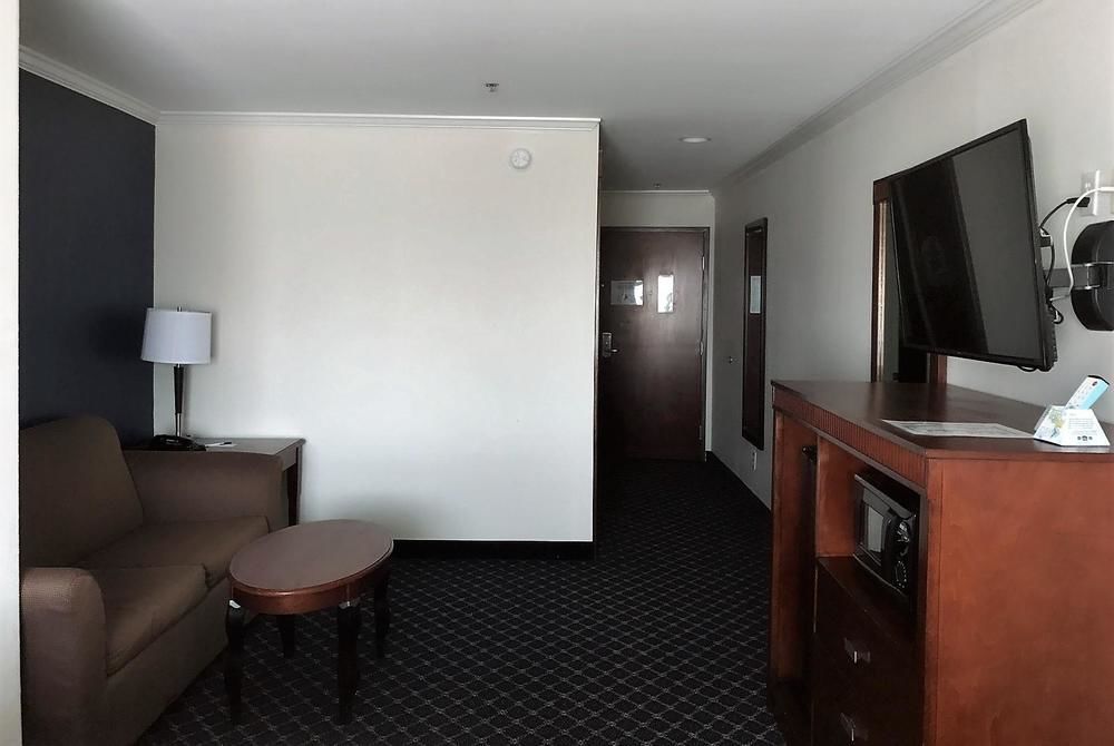 Baymont By Wyndham Mccomb Hotel Exterior photo