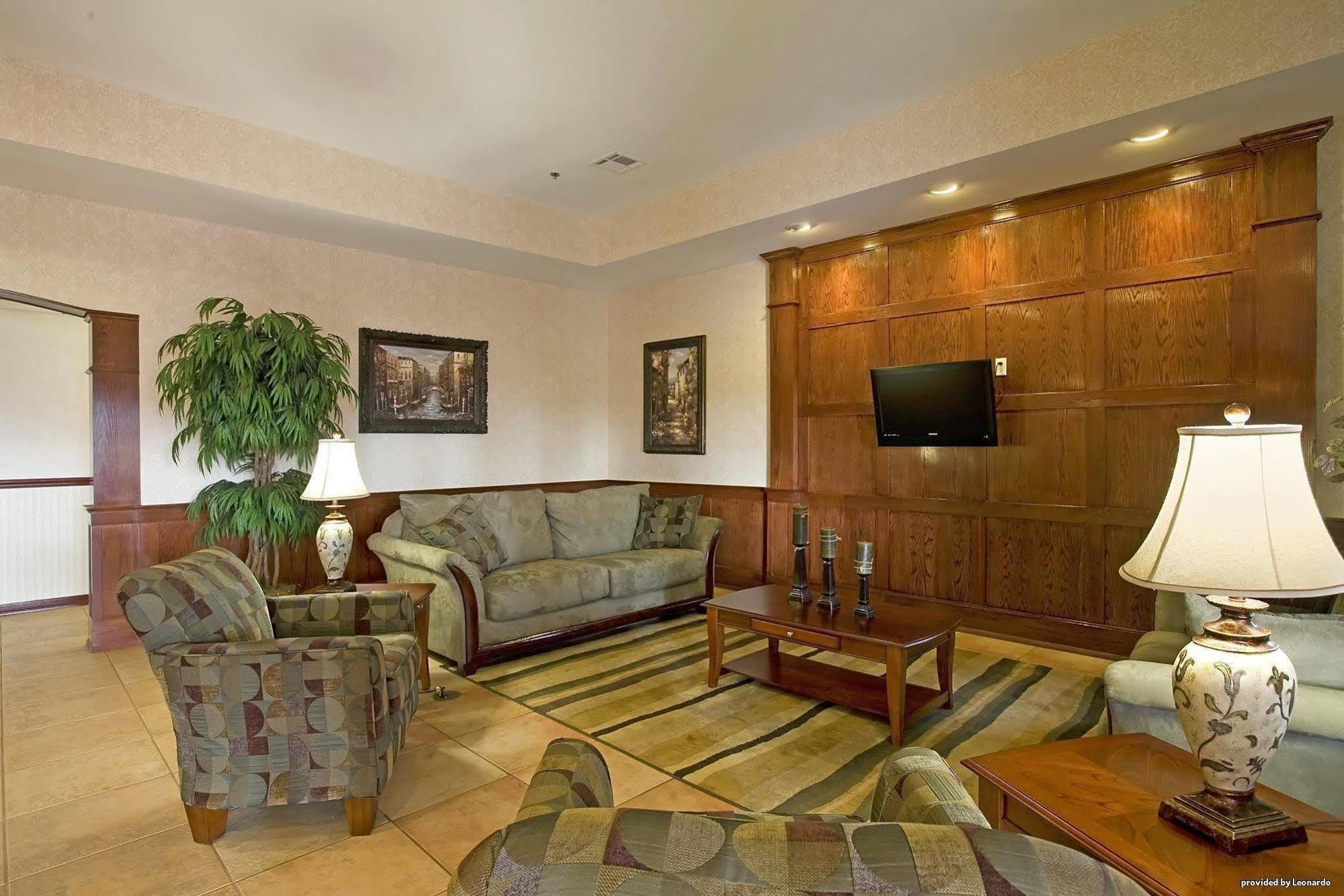 Baymont By Wyndham Mccomb Hotel Interior photo